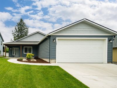 704 E Canterbury Ln, Colbert, WA, 99005