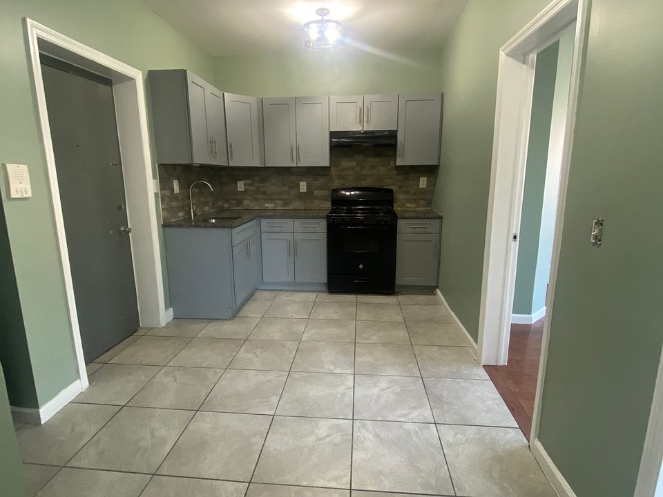 1st image of 45-47 Cedar Ave #8