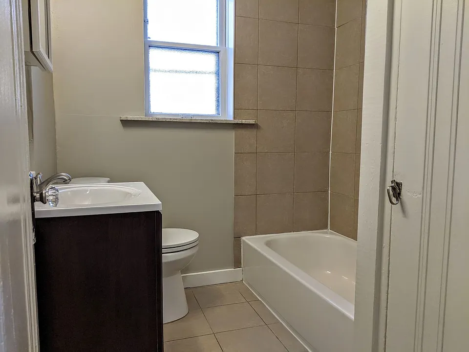 4139 Pennsylvania Ave #1