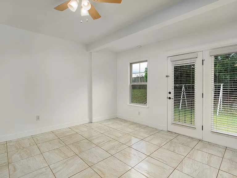 3384 Willow Lake Cir — Photo 13