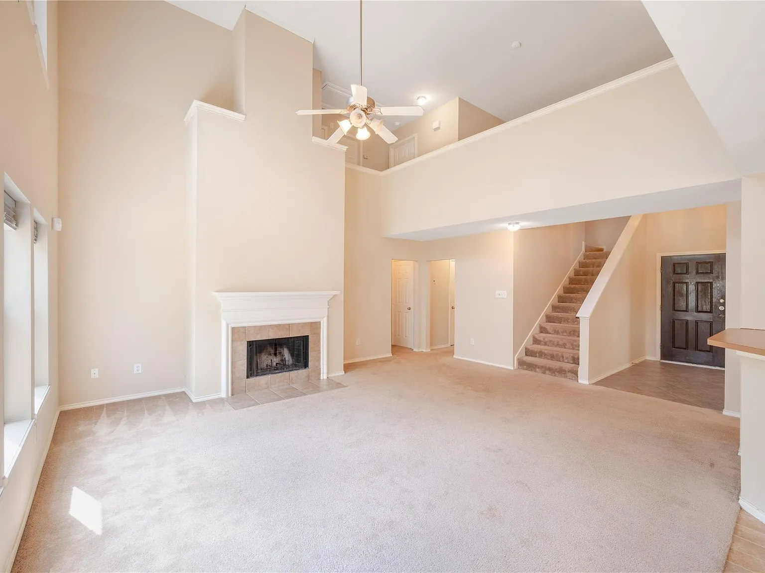 4 bed, 2.5 bath, 2561 sqft, $2,200 — Photo 3