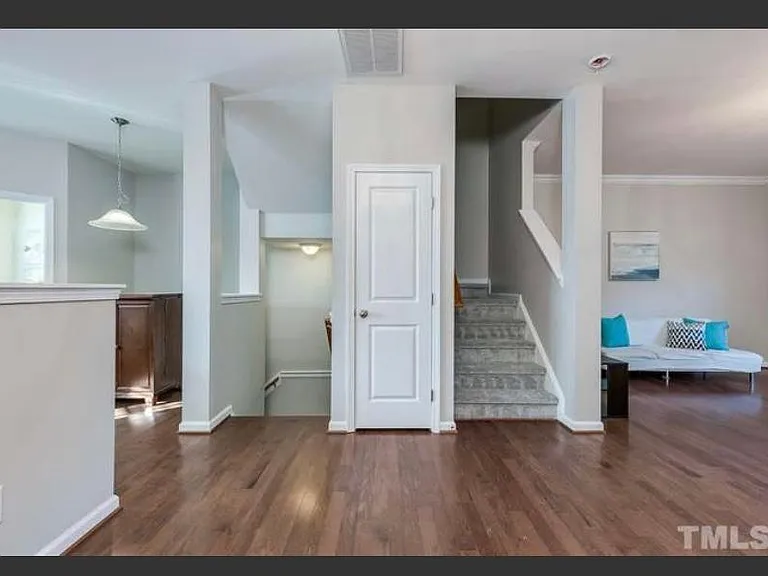 1649 Holly Grove Way — Photo 17