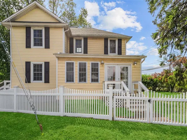 272 Locust Avenue, Babylon, NY 11702