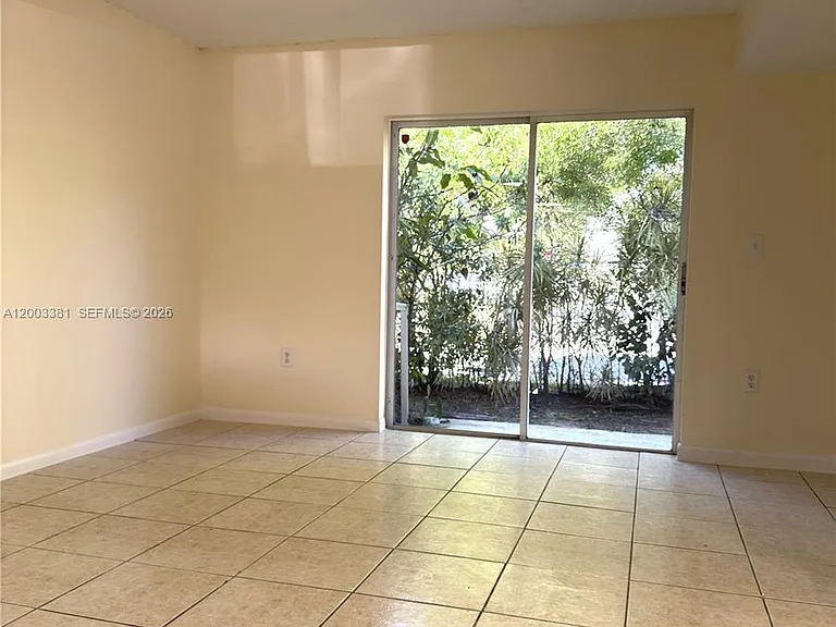 14020 NE 3rd Ct #5 — Photo 10