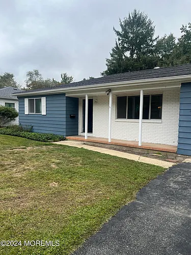 25 Charlotteville Dr S Photo 1