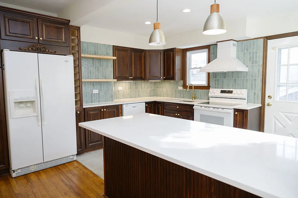 3 bed, 1349 sqft, $2,800 — Photo 3