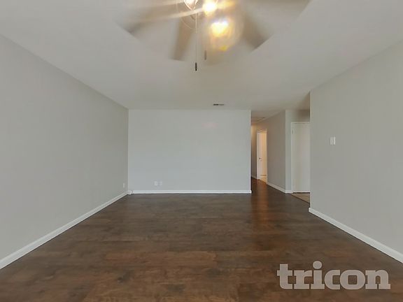2nd image of 916 Jacobsen St