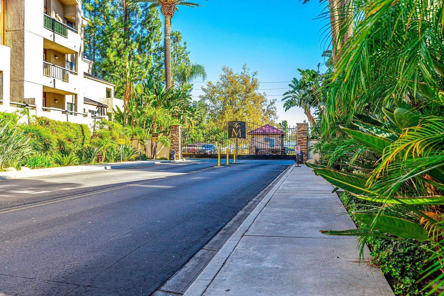 5535 Canoga Ave — Photo 1