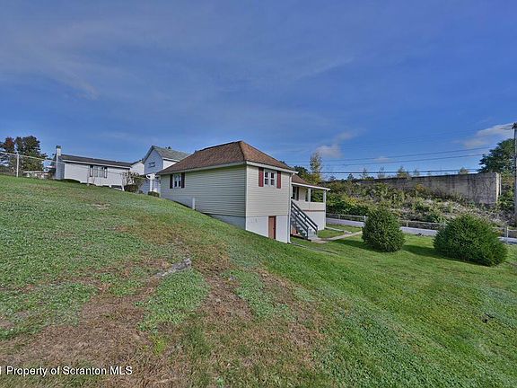 5th image of 303 Church St