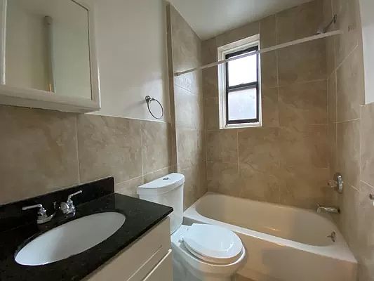4th image of 327 Eastern Pkwy #N4