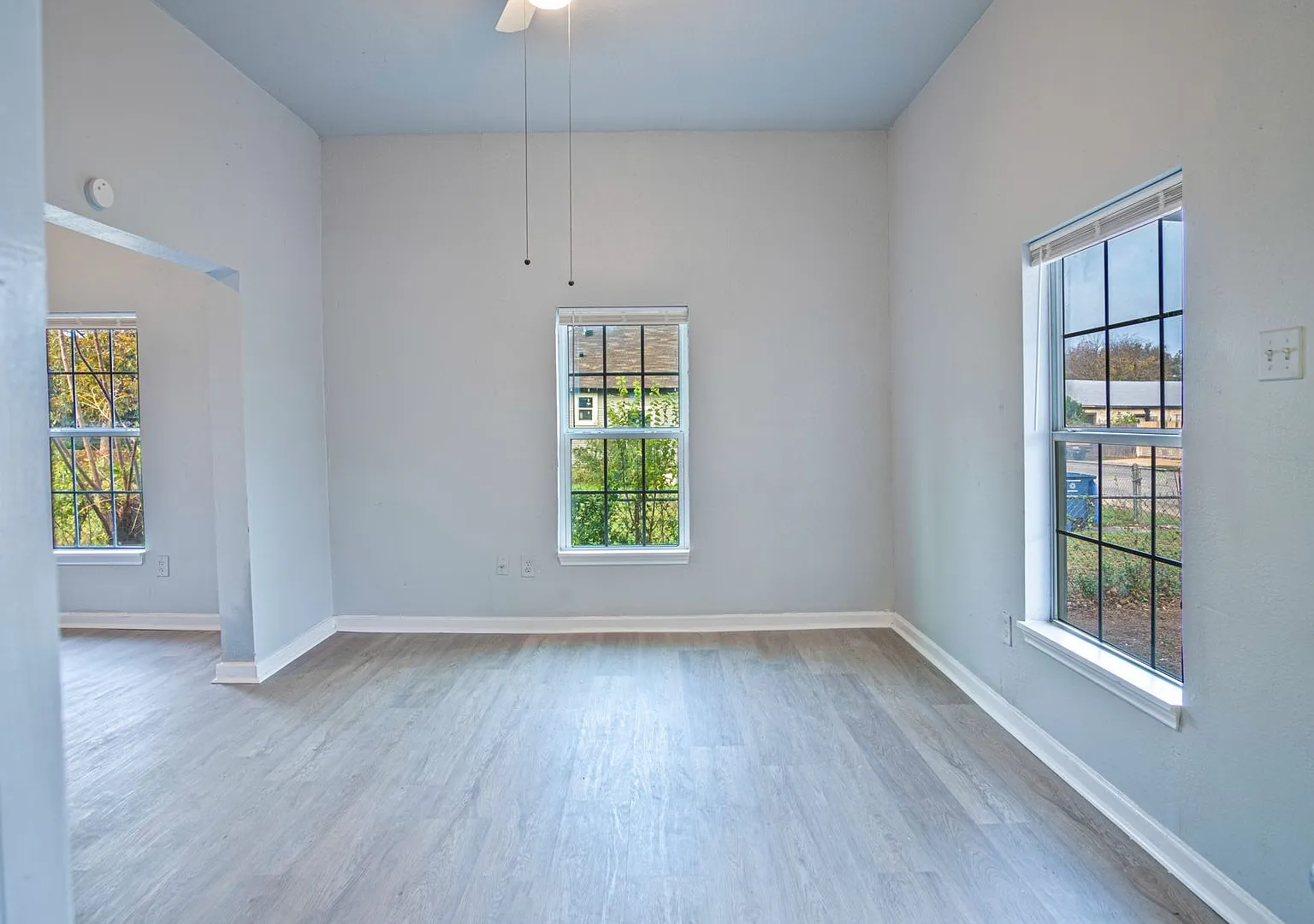 Convenient Home near Downtown's Heart — Photo 4