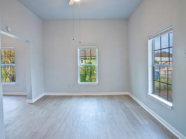 318 Vine St — Photo 4
