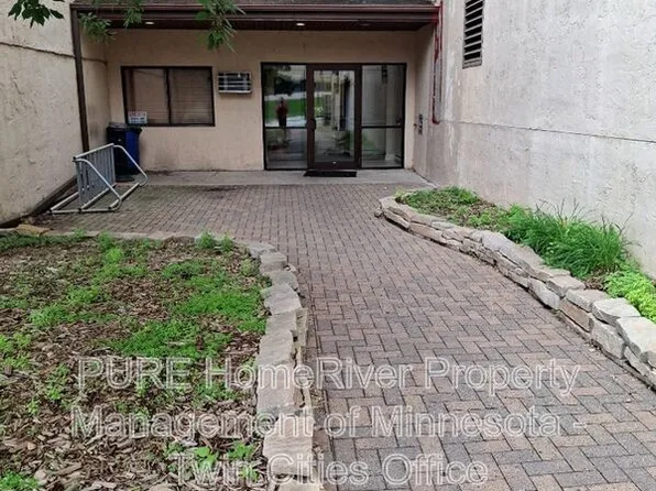 221 Grand Ave W APT 204, South Saint Paul, MN 55075