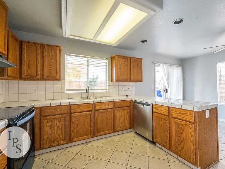 3676 Baron Ave — Photo 8