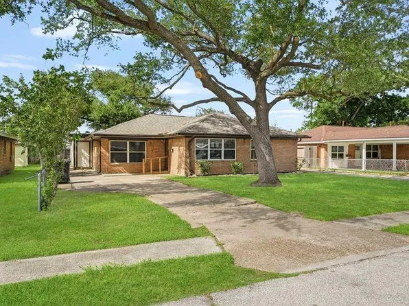 2409 Estate Dr, Deer Park, TX 77536