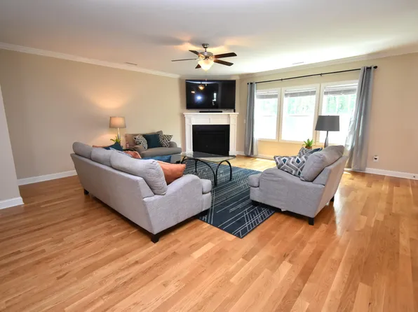 404 Blue Lake Dr, Mebane, NC 27302