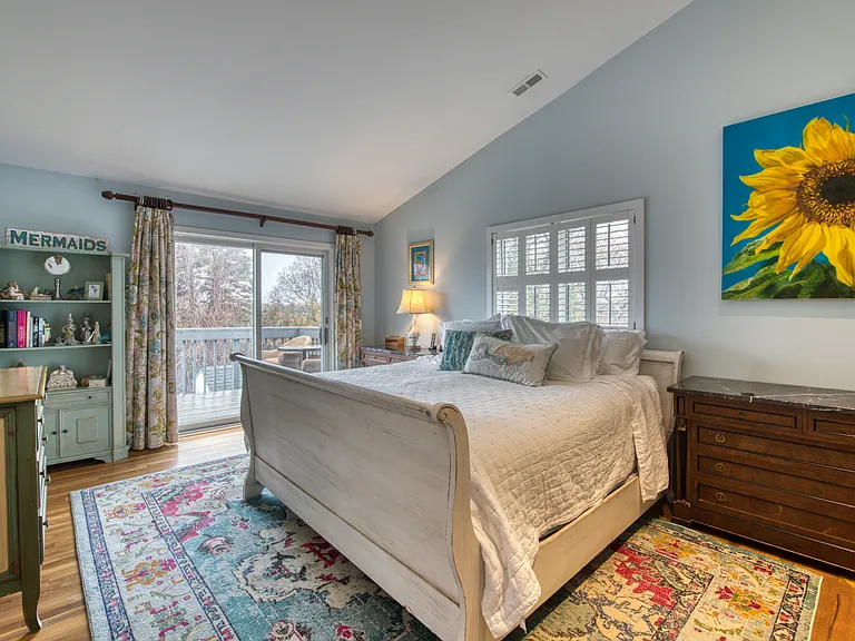 24 Seaside Ave — Photo 11