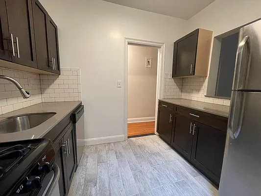 Rented by Hillel Realty Group | media 4