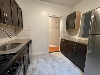 Rented by Hillel Realty Group