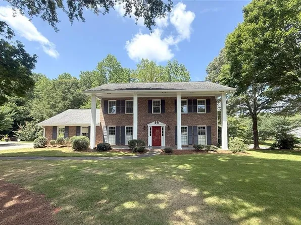 1150 Falstaff Dr, Roswell, GA 30076