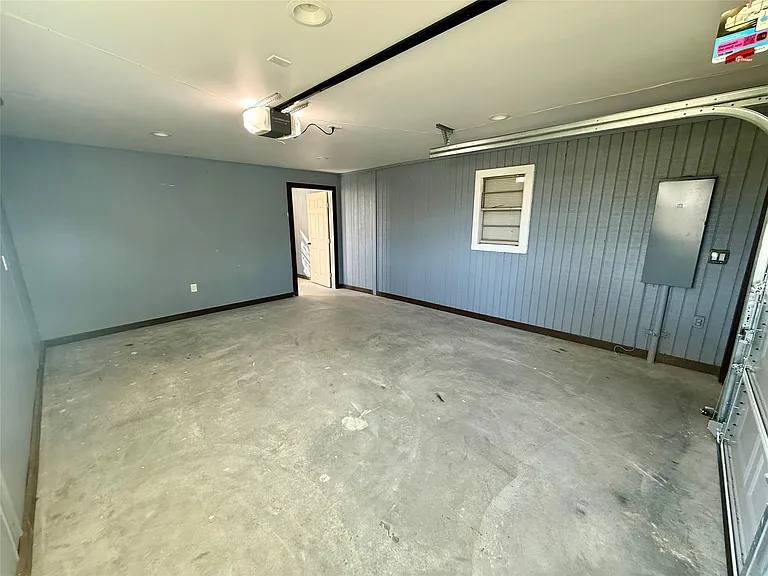 9013 Puritan Way — Photo 16