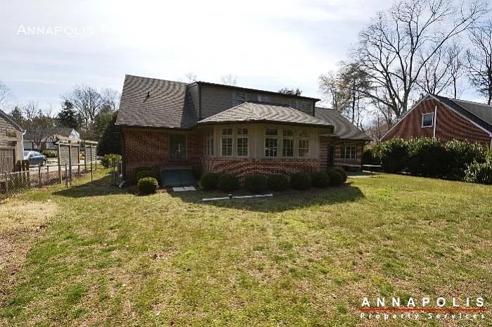208 Avondale Cir — Photo 55