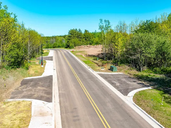 12 Dolomite Dr, Hancock, MI 49930