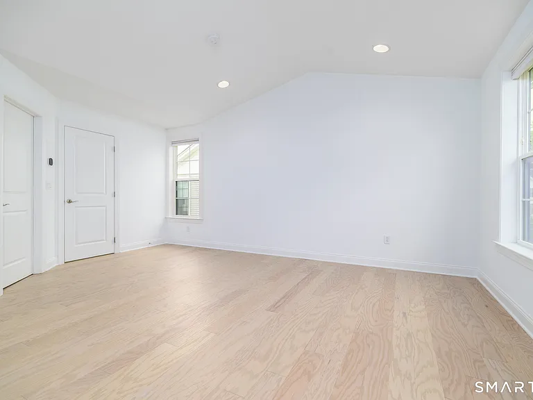 15 E Cross Trl #15 — Photo 16