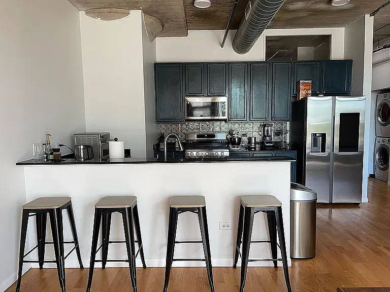 1550 S Blue Island Ave #424 — Photo 5