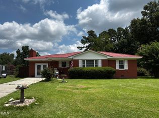 5601 Birch Rd, Fayetteville, NC 28304