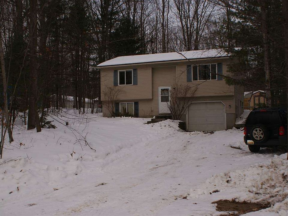 1st image of 18852 Lakewood Cir