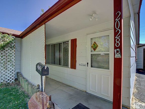 2nd image of 2028 Linda Ln