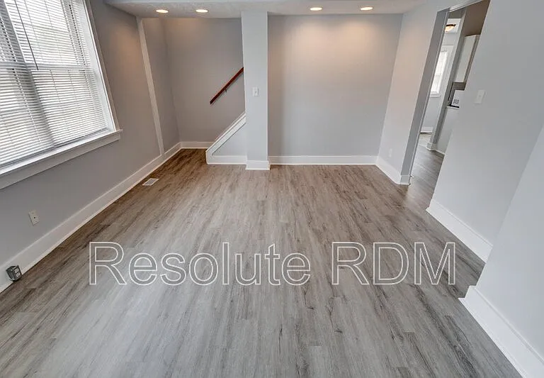 743 Cottage Ave — Photo 8