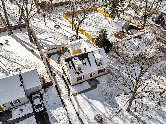 4th image of 2123 Pamela Dr
