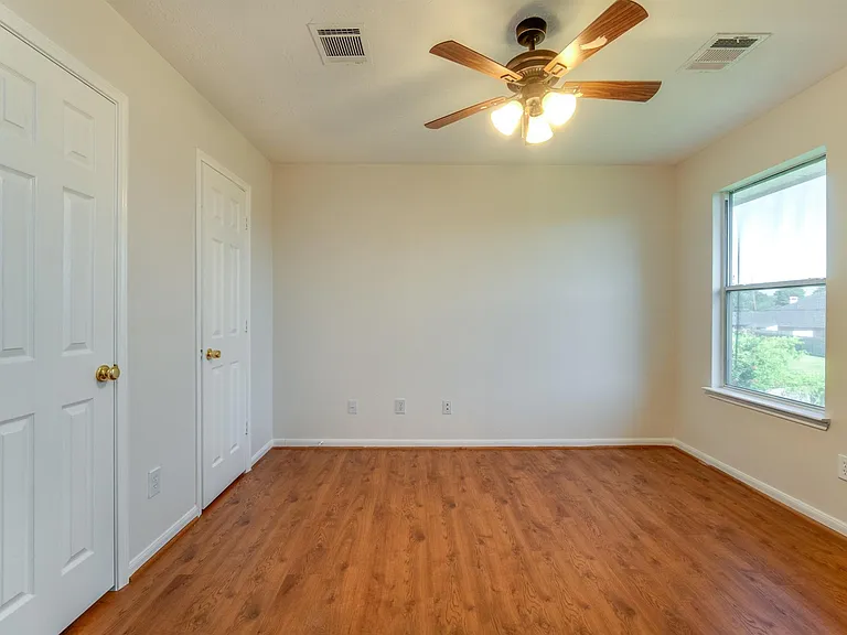 1907 Glen Eden Ct — Photo 27