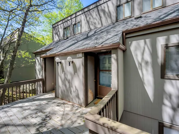 130 Cross Country Ln, Tannersville, PA 18372