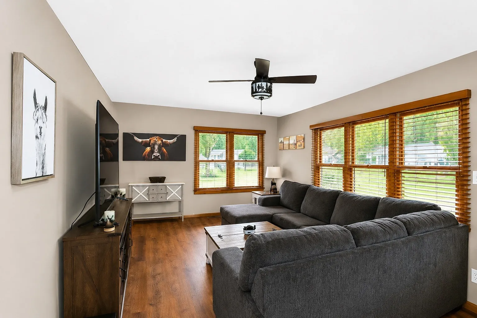 3 bed, 1200 sqft, $2,750 — Photo 3