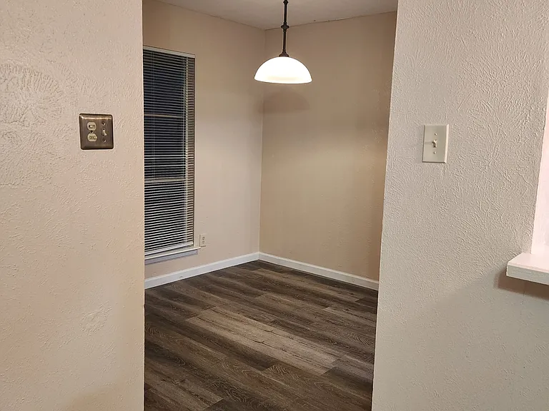324 Valley Park Dr — Photo 13