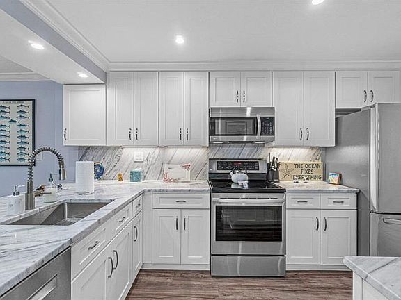 5th image of 11 Royal Palm Way Unit 203