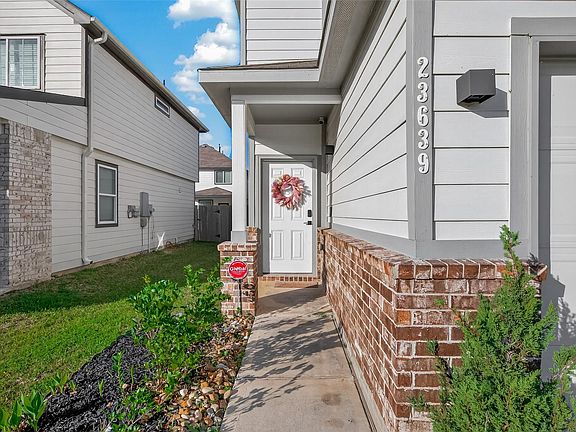 3rd image of 23639 Buttress Root Dr