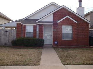 1402 SW 22nd St, Moore, OK 73170