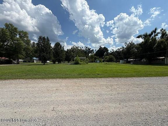 4th image of 156 Phil Ln