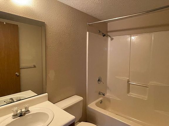 5th image of 702-716 Brett Cir #736