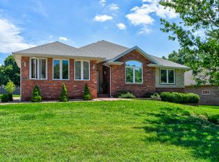 2750 S Pembrook Ave, Springfield, MO 65807