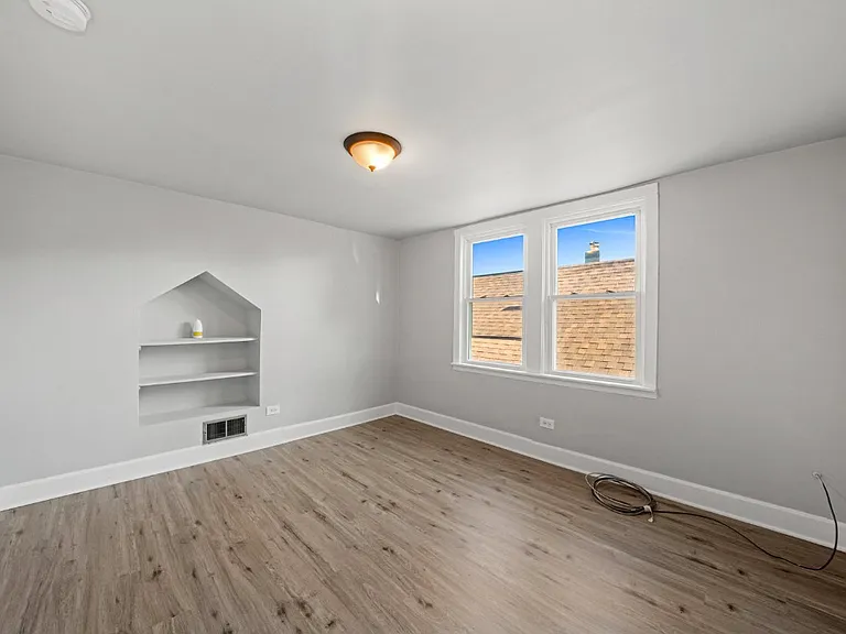 1532 Lombard Ave — Photo 18