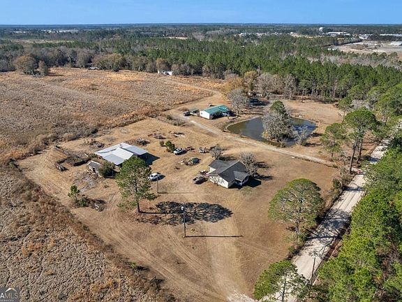 4th image of 3411 Floyd Dr