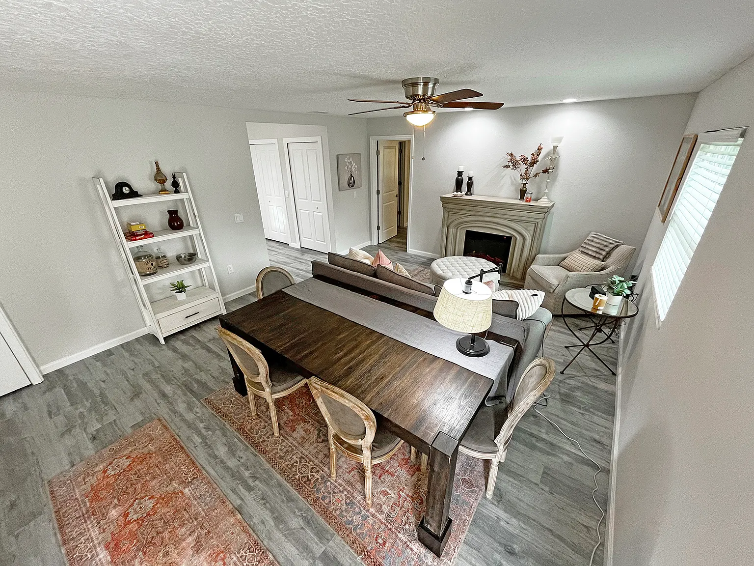 3 bed, 1200 sqft, $2,350 — Photo 3