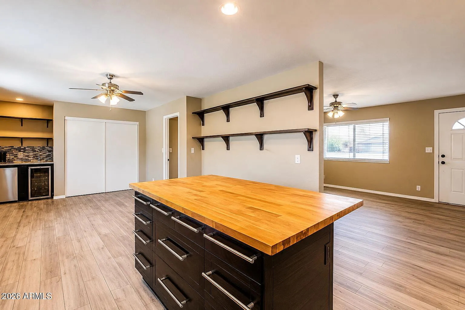 4 bed, 2.0 bath, 1456 sqft, $3,100 — Photo 4
