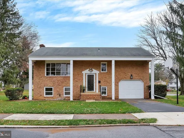 705 Henry St, Mechanicsburg, PA 17055