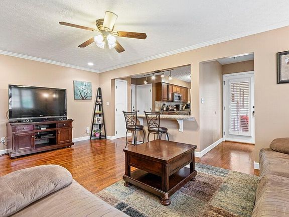 5th image of 4750 Larwell Dr